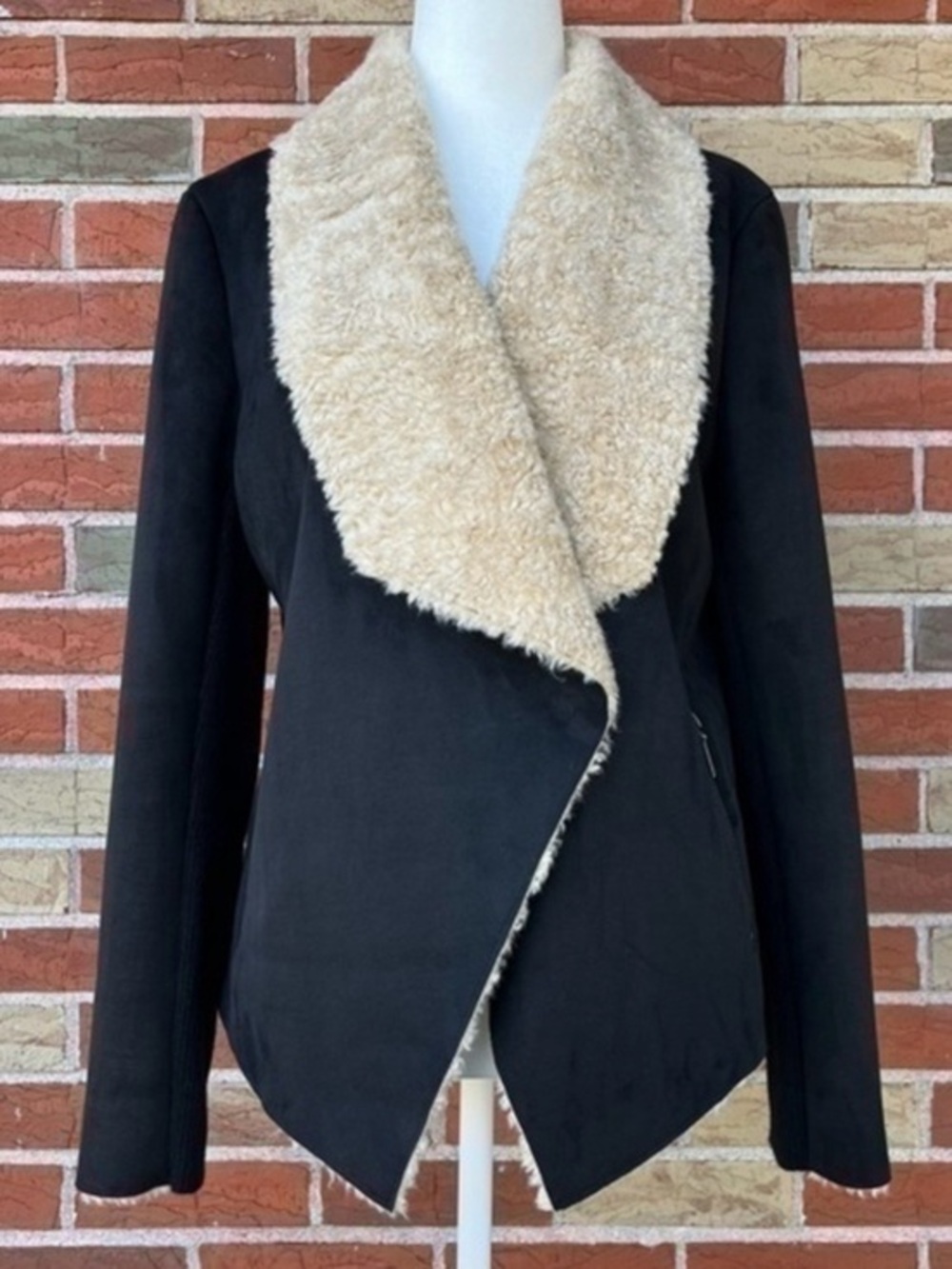 Bernardo Faux Suede Sherpa Black Tan Faux Fur Waterfall Long Sleeve Jacket 🧥